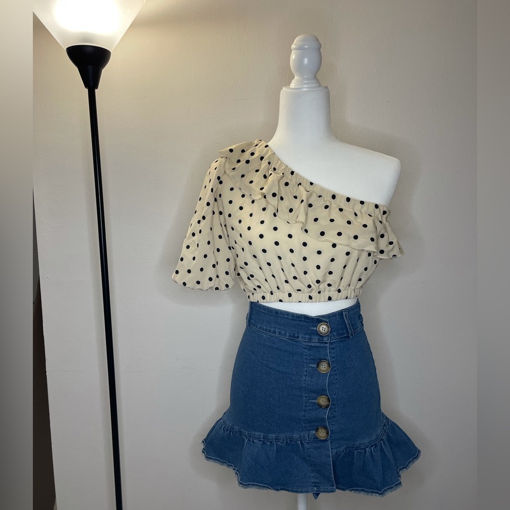 Shein black and white blouse size small